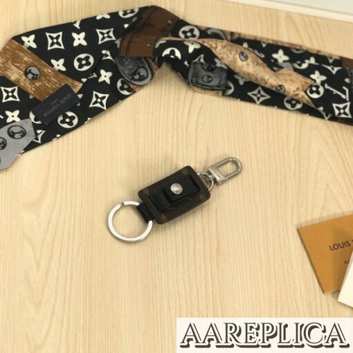 Replica Louis Vuitton M69480 LV Snap Bag Charm and Key Holder 2