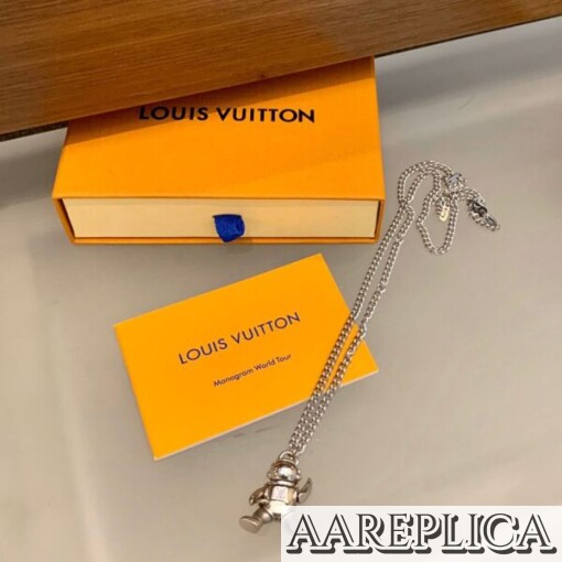 Replica LV Galaxy Astronaut Necklace Louis Vuitton MP2222