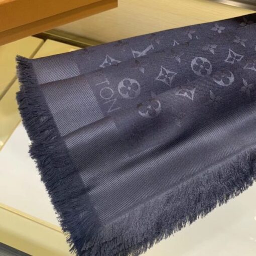 Replica LV M74752 Louis Vuitton Monogram Shawl 3