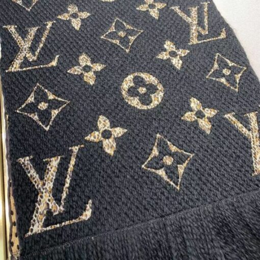 Replica LV M75885 Louis Vuitton Monogram Giant Jungle Logomania Scarf 4