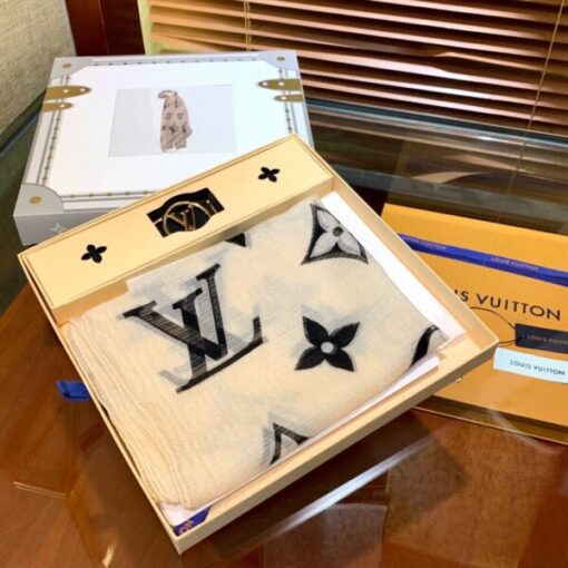 Replica Louis Vuitton M76500 LV Crafty Bi Color Envy LV Stole 2