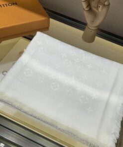 Replica LV M71330 Louis Vuitton Monogram Shawl 2