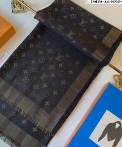 Replica LV M71548 Louis Vuitton So Shine Monogram Shawl 2