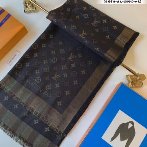 Replica LV M71548 Louis Vuitton So Shine Monogram Shawl 2