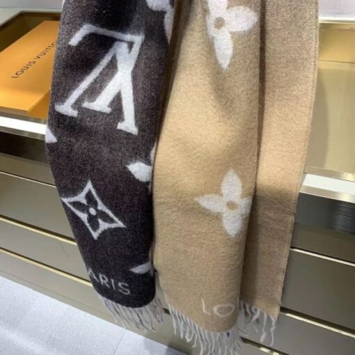 Replica LV M73675 Louis Vuitton Reykjavik Gradient Scarf 3