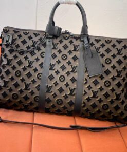 Replica Louis Vuitton Keepall Triangle Bandoulière 50 LV M45046