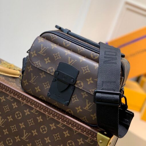 Replica Louis Vuitton S Lock Messenger LV M45806