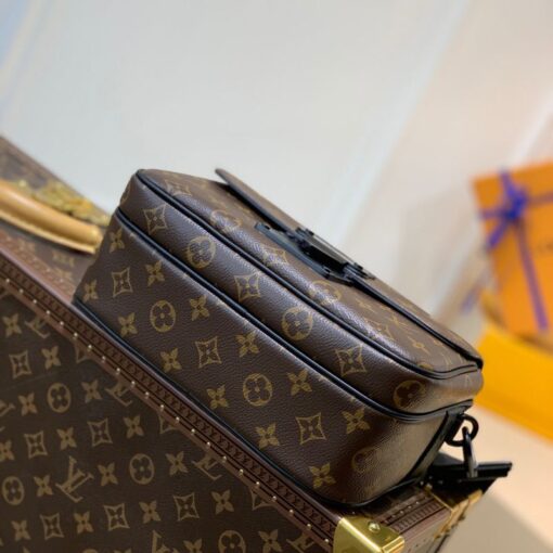 Replica Louis Vuitton S Lock Messenger LV M45806 4