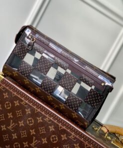 Replica Louis Vuitton Standing Pouch LV M81588 2