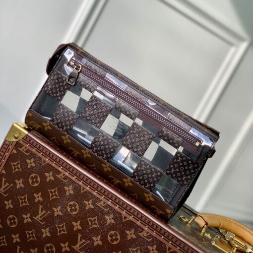 Replica Louis Vuitton Standing Pouch LV M81588 2