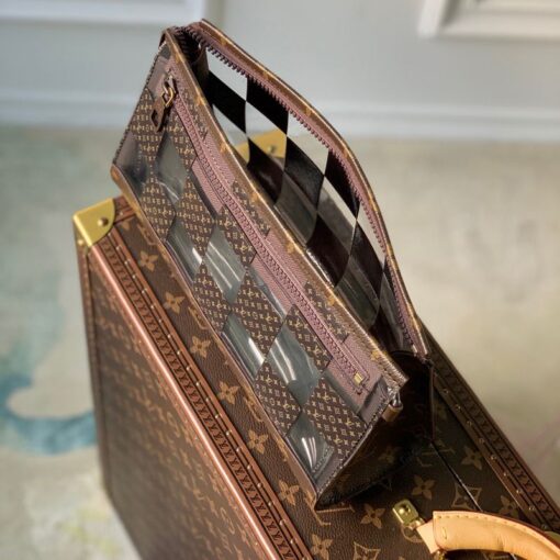 Replica Louis Vuitton Standing Pouch LV M81588 10