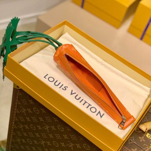 Replica Louis Vuitton Carrot Pouch LV M80851 5