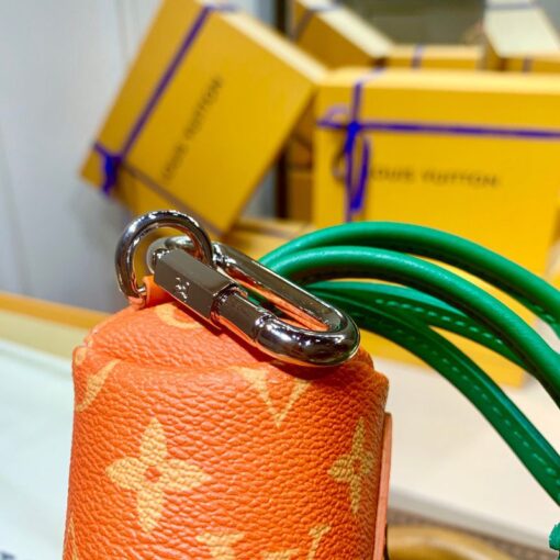 Replica Louis Vuitton Carrot Pouch LV M80851 7