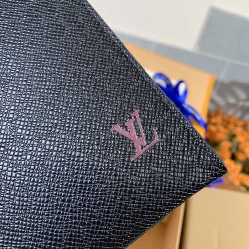 Replica Louis Vuitton Pochette Voyage LV M30718 4