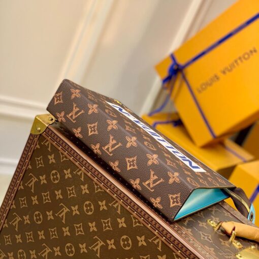 Replica Louis Vuitton Pochette Voyage LV M81204 4