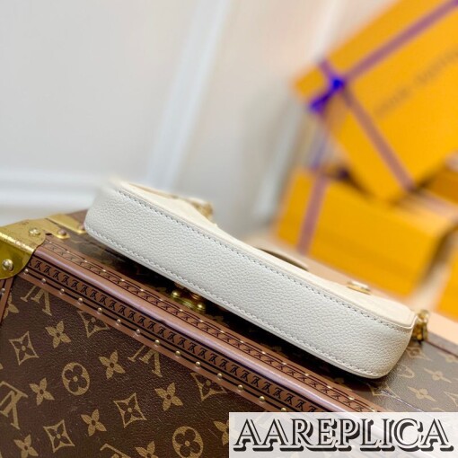 Replica Louis Vuitton Easy Pouch on Strap LV M81066 6