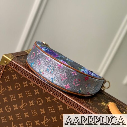 Replica Louis Vuitton Loop LV M21183 7