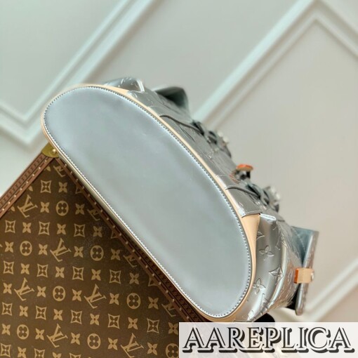 Replica Louis Vuitton Christopher PM LV M58756 4