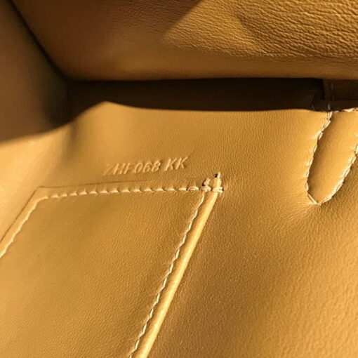 Replica Hermes Kelly Pouchette Swift Leather clutch bag Gold H230276 6