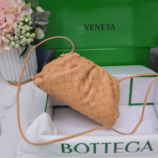 Replica BV 585852 Bottega Veneta Mini Pouch intrecciato leather clutch with strap Nude 2