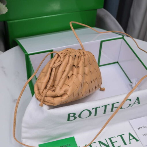 Replica BV 585852 Bottega Veneta Mini Pouch intrecciato leather clutch with strap Nude 5