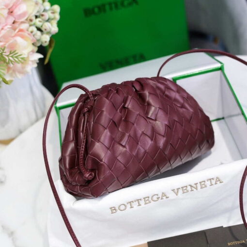 Replica BV 585852 Bottega Veneta Mini Pouch intrecciato leather clutch with strap Wine Red 3