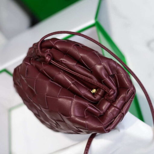 Replica BV 585852 Bottega Veneta Mini Pouch intrecciato leather clutch with strap Wine Red 5