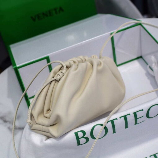 Replica Bottega Veneta 585852 BV Mini Pouch Beige Bag 3