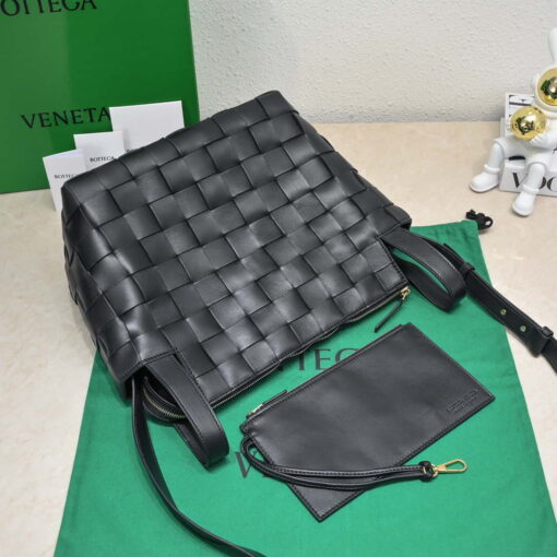 Replica Bottega Veneta BV 7466 Bowling bag Black 4