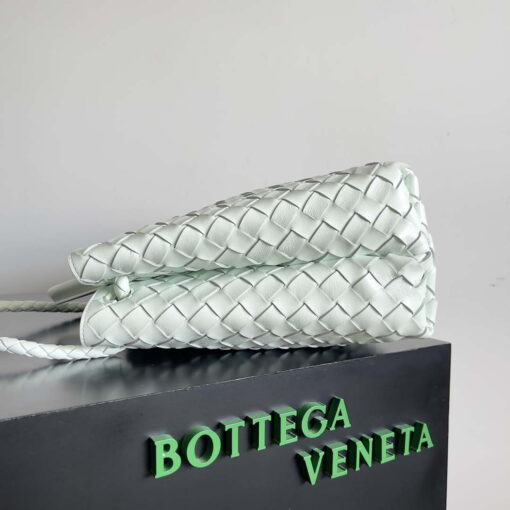 Replica Bottega Veneta BV 743572 Medium Andiamo Glacier blue 3