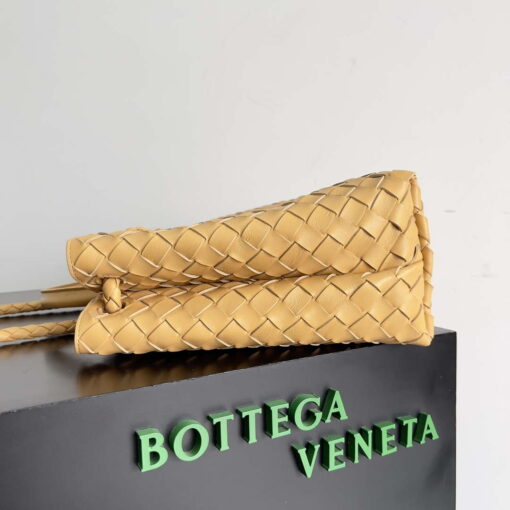 Replica Bottega Veneta BV 743572 Medium Andiamo Light Brown 3