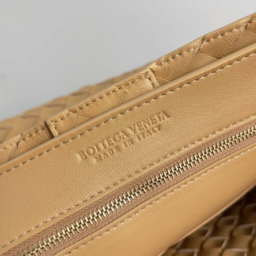 Replica Bottega Veneta BV 743572 Medium Andiamo Light Brown 7