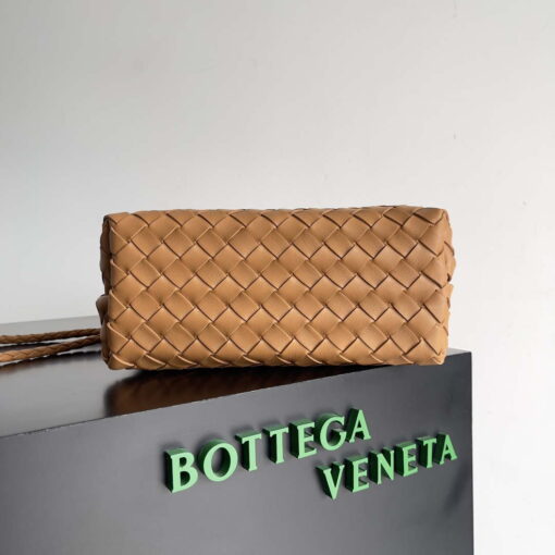 Replica Bottega Veneta BV 743568 Small Andiamo Ligth Brown 3