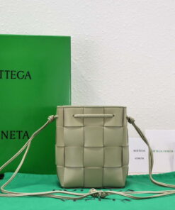 Replica Bottega Veneta BV 680218 Small Cassette Cross-Body Bucket Matcha green 2