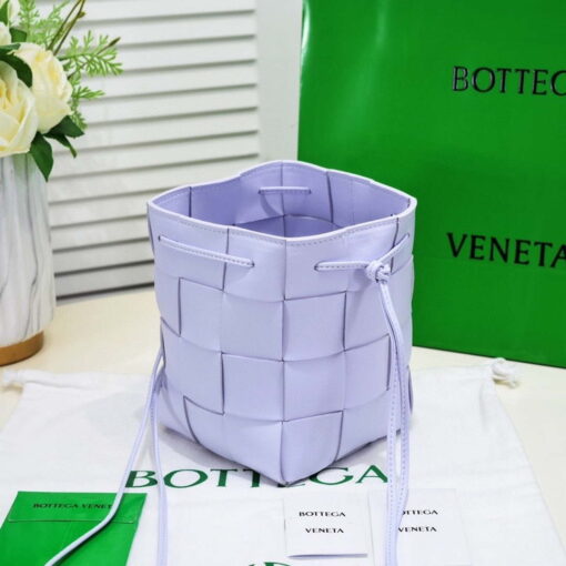 Replica Bottega Veneta BV 680218 Small Cassette Cross-Body Bucket Light Purple 5