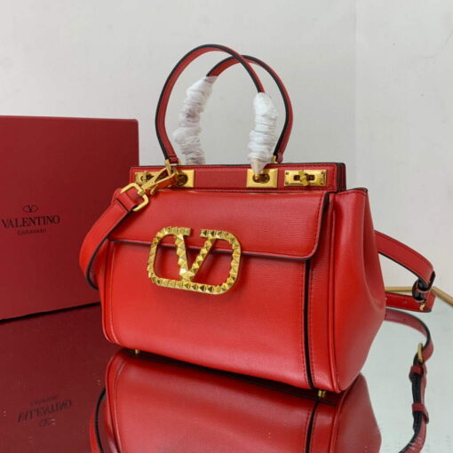 Replica Valentino 4100 Medium Rockstud Alcove Handbag In Grainy Calfskin 2B0J41 Red 3