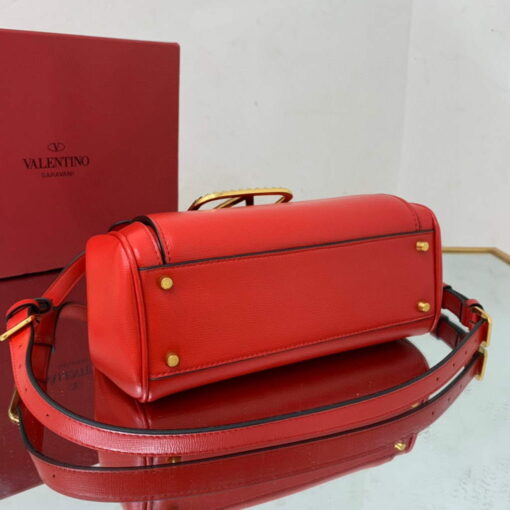 Replica Valentino 4100 Medium Rockstud Alcove Handbag In Grainy Calfskin 2B0J41 Red 8