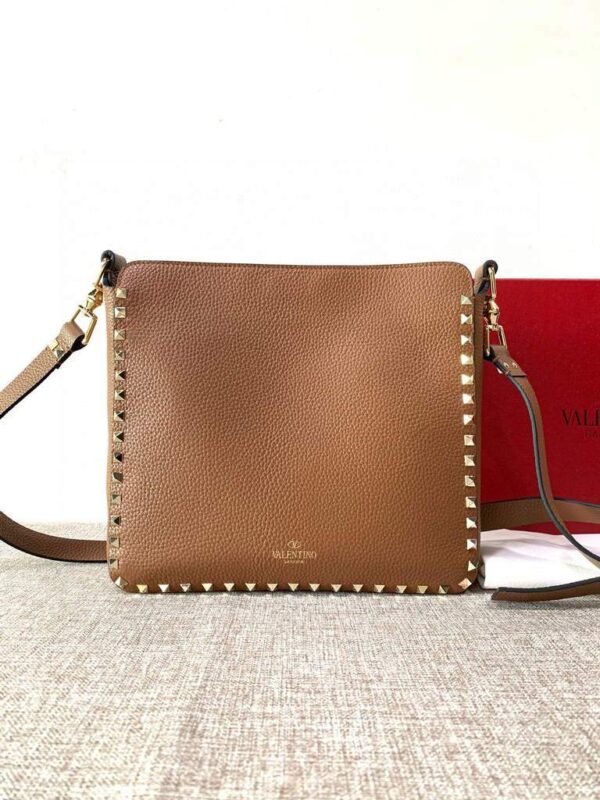 Replica Valentino 2B0C17 Rockstud Grainy Calfskin Hobo Bag 50031S Tan 4