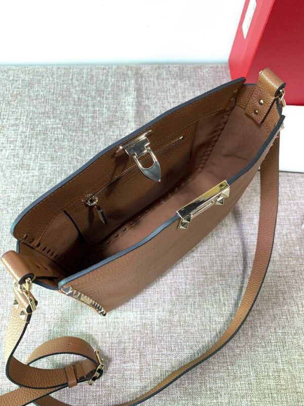 Replica Valentino 2B0C17 Rockstud Grainy Calfskin Hobo Bag 50031S Tan 6