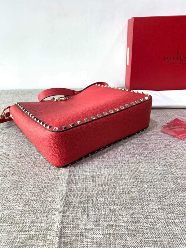 Replica Valentino 2B0C17 Rockstud Grainy Calfskin Hobo Bag 50031S Red 3