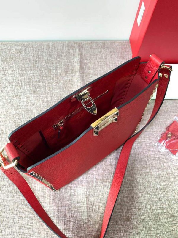 Replica Valentino 2B0C17 Rockstud Grainy Calfskin Hobo Bag 50031S Red 6