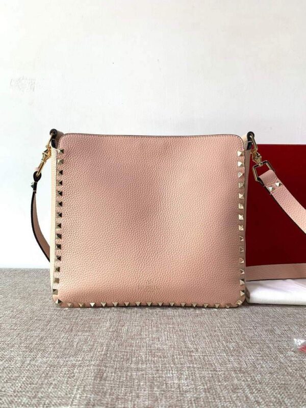 Replica Valentino 2B0C17 Rockstud Grainy Calfskin Hobo Bag 50031S Pink 4