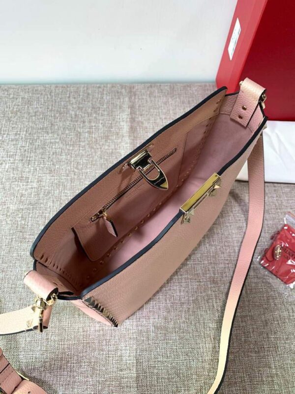 Replica Valentino 2B0C17 Rockstud Grainy Calfskin Hobo Bag 50031S Pink 6