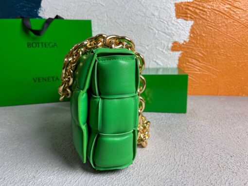 Replica Bottega Veneta BV 20206 Chain Cassette 631421 Grass Green Gold 4