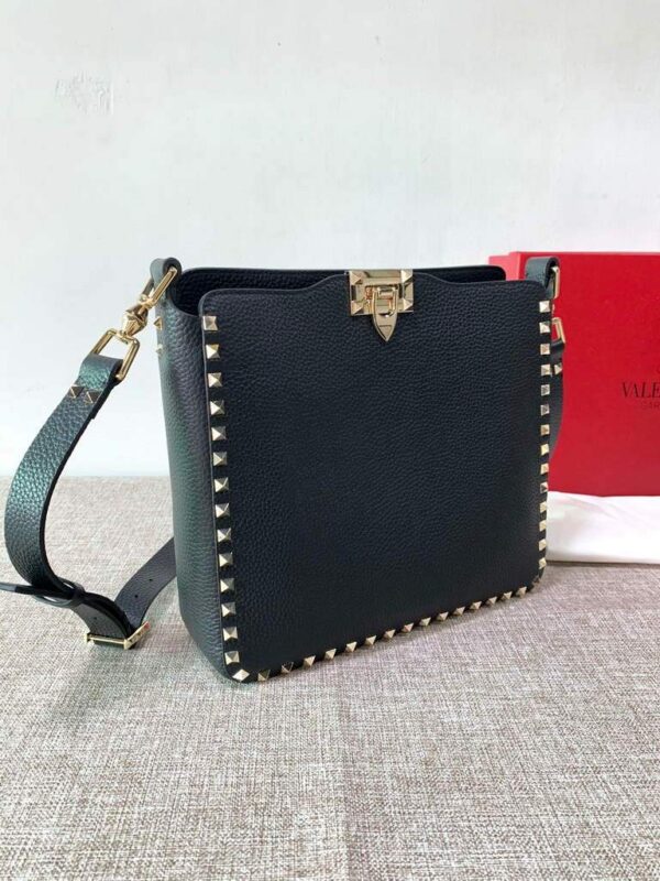 Replica Valentino 2B0C17 Rockstud Grainy Calfskin Hobo Bag 50031S Black 2