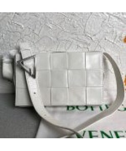 Replica Bottega Veneta BV 667298 Cassette Cross-body Bag 33993 White