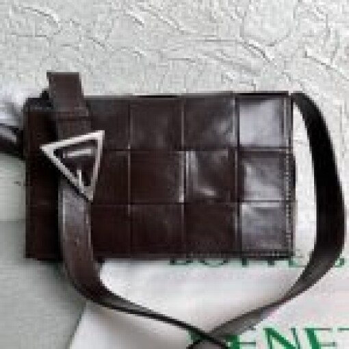 Replica Bottega Veneta BV 667298 Cassette Cross-body Bag 33993 Dark Brown