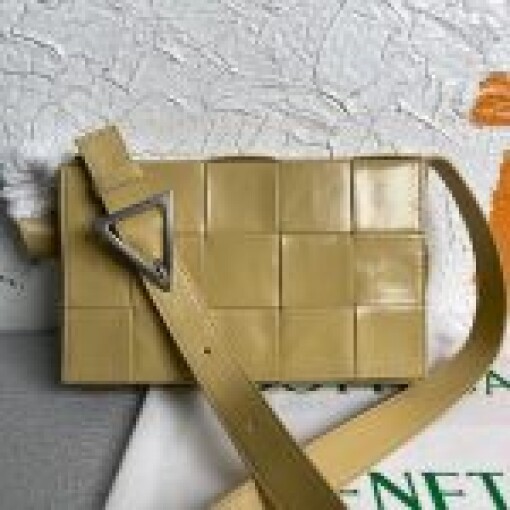 Replica Bottega Veneta BV 667298 Cassette Cross-body Bag 33993 Apricot