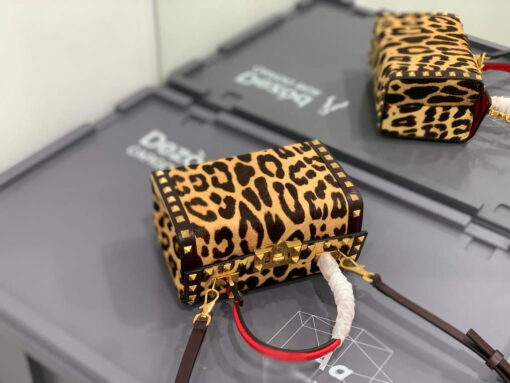 Replica Valentino 7300 Rockstud Alcove Grainy Calfskin BOX Bag XW2B0J73 Leopard print 3