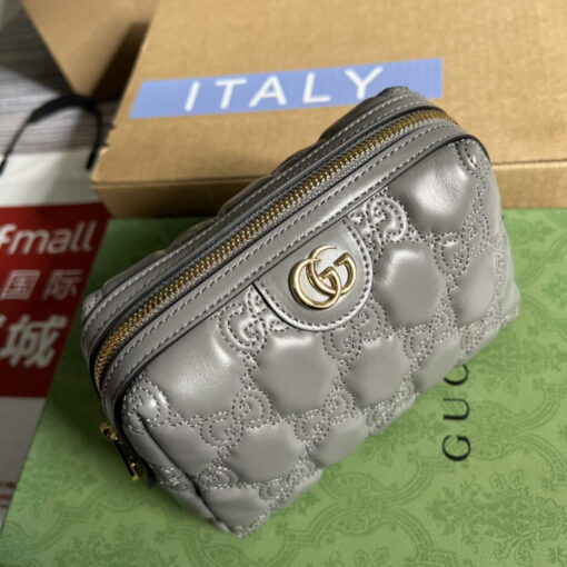 Replica Gucci 726047 GG Matelassé Beauty Case Grey 3